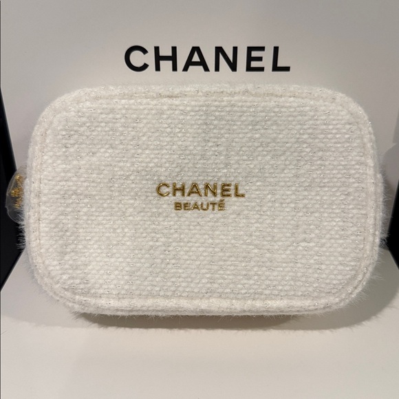 CHANEL MAKE UP SET - Picture 9 of 9